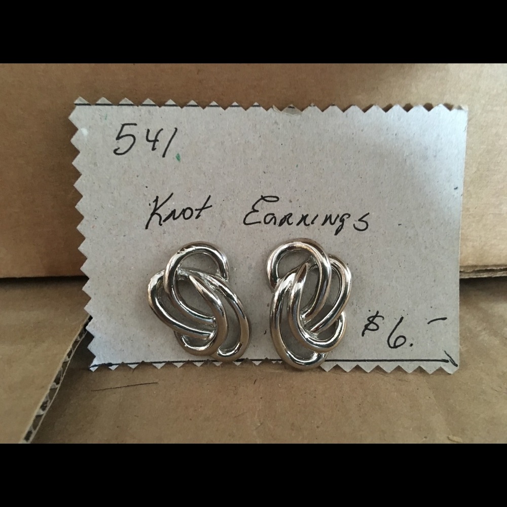 Knot Earrings